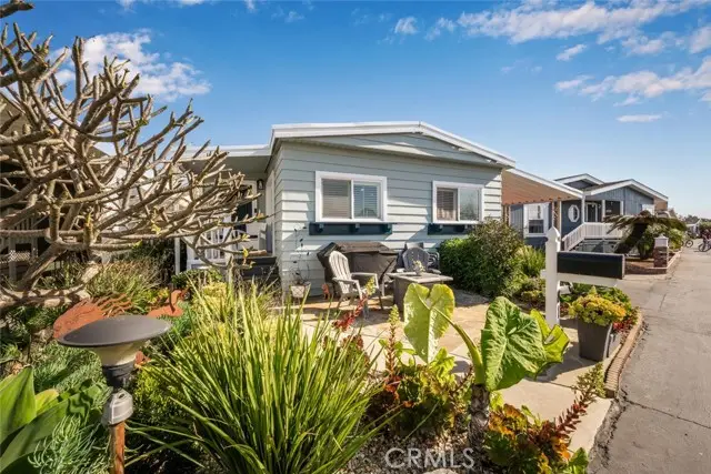 16222 Monterey Lane  #81, Huntington Beach, CA 92649 - Image #2