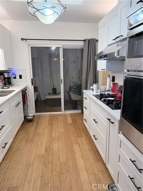 10626 Valley Spring  #103, Toluca Lake, CA 91602 - Image #2