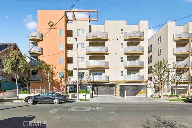 2321 10th Street  #402, Los Angeles, CA 90006 - Image #1