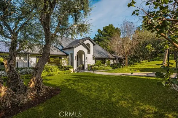 9821 Brentwood Drive, Santa Ana, CA 92705