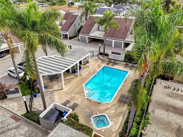 2554 Elden Avenue  #B102, Costa Mesa, CA 92627
