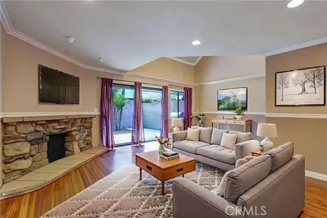 2554 Elden Avenue  #B102, Costa Mesa, CA 92627 - Image #2