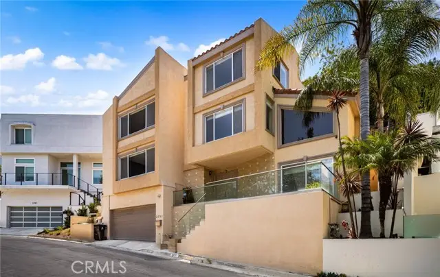 3751 Prestwick, Los Angeles, CA 90027 - #2