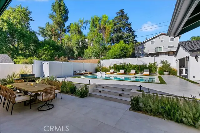 22269 Avenue San Luis, Woodland Hills, CA 91364 - #2