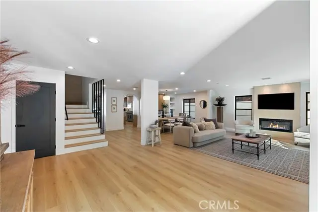 22269 Avenue San Luis, Woodland Hills, CA 91364 - #3