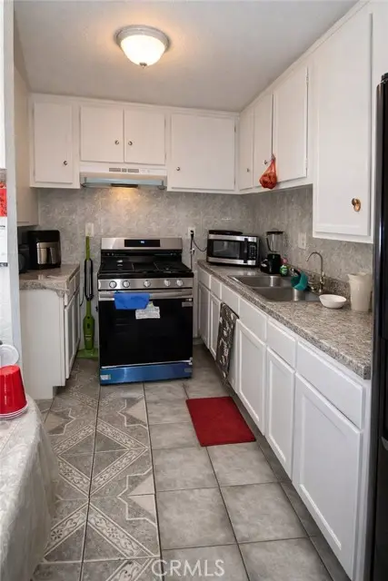 1001 Grant Street, Santa Ana, CA 92701 - #3