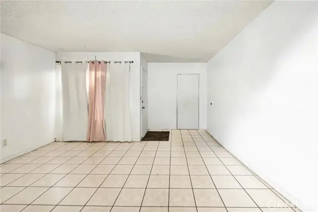 2171 Pomona, Costa Mesa, CA 92627 - #3