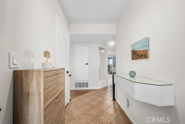 1425 2nd Street  #301, Long Beach, CA 90802 - #2