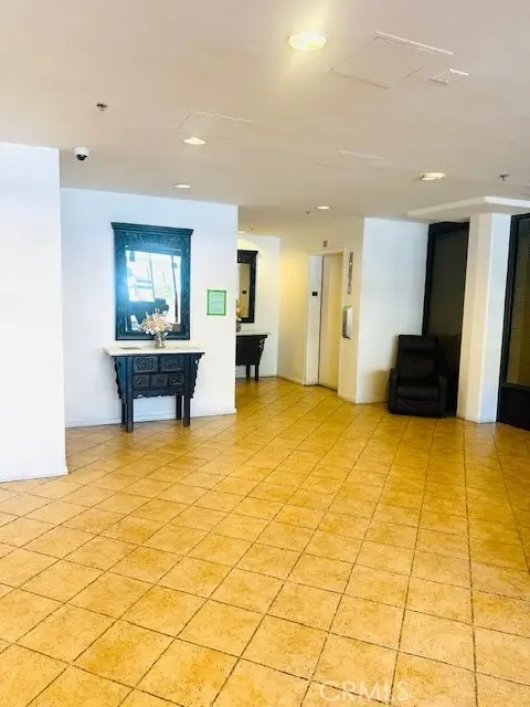 421 La Fayette Park  #214, Los Angeles, CA 90057 - #3