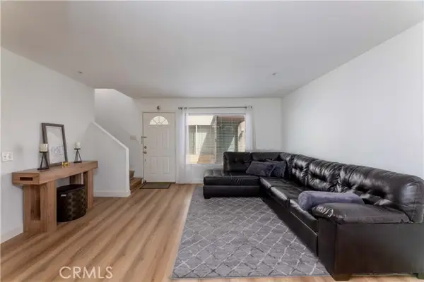 8800 Burnet  #12, North Hills, CA 91343
