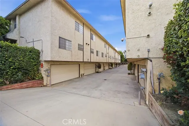8927 Cedros Avenue  #8, Panorama City, CA 91402 - #1