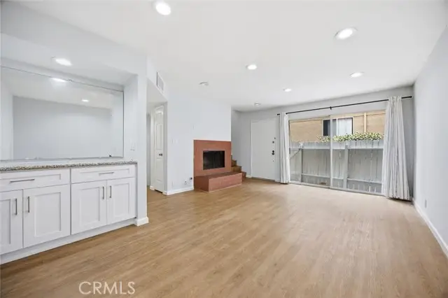 8927 Cedros Avenue  #8, Panorama City, CA 91402 - #3