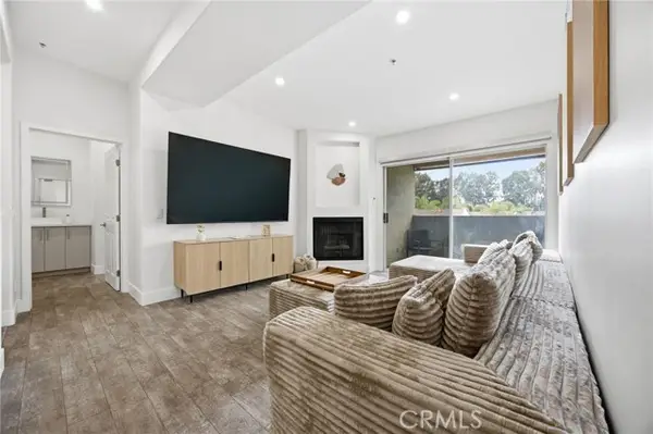 15455 Sherman Way  #27, Van Nuys, CA 91406