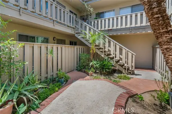 3365 Santa Fe  #17, Long Beach, CA 90810