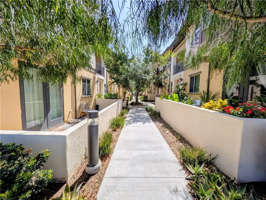 3810 Kent Avenue  #4, Santa Ana, CA 92704 - #3