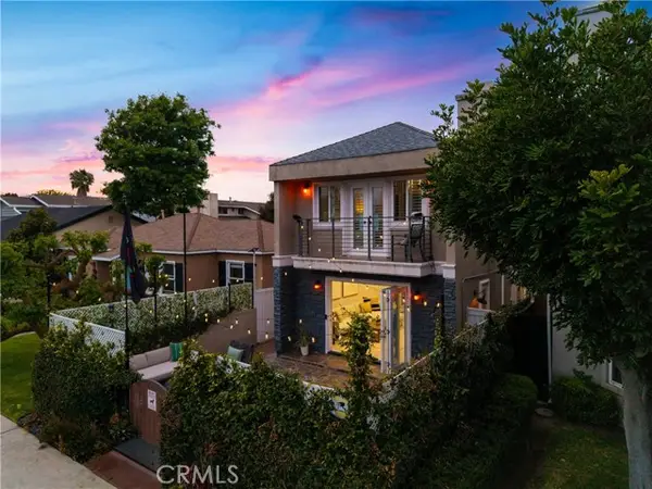215 Knoxville Avenue, Huntington Beach, CA 92648