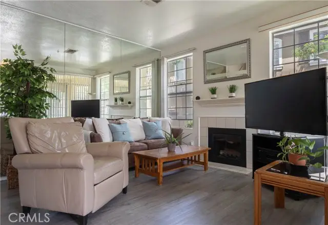 251 Gallery, Tustin, CA 92782 - #3