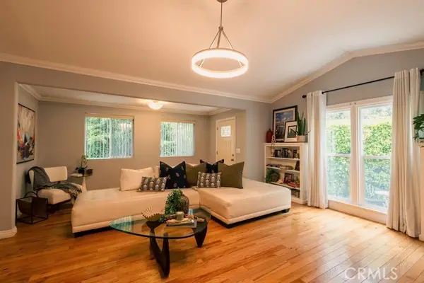 7122 De Longpre, Los Angeles, CA 90046