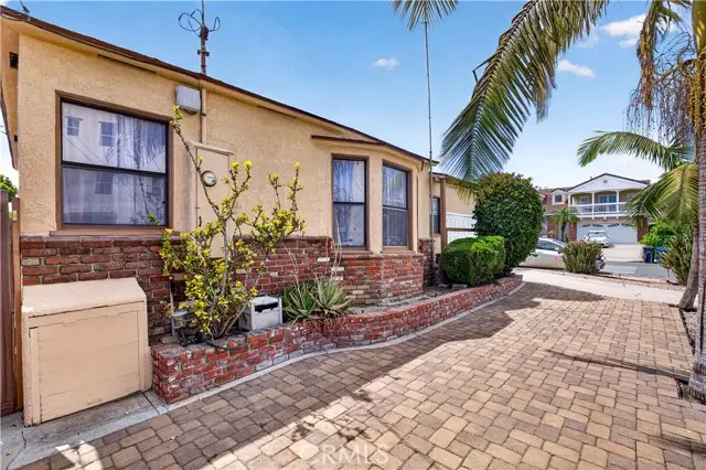 1899 Gladys Avenue, Signal Hill, CA 90755 - #1