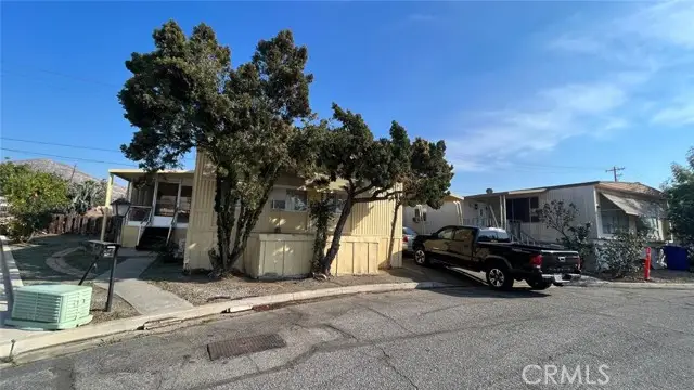 36 ROUND TABLE DR  #36, Riverside, CA 92507 - #2