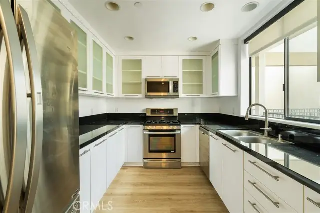 230 Jackson, Glendale, CA 91205 - #2