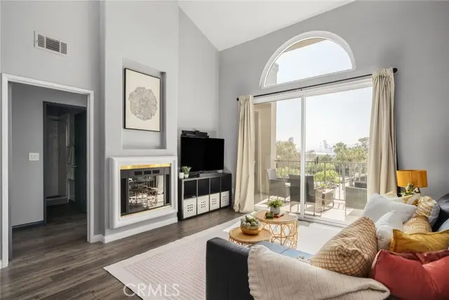 555 Maine Avenue  #425, Long Beach, CA 90802 - #1