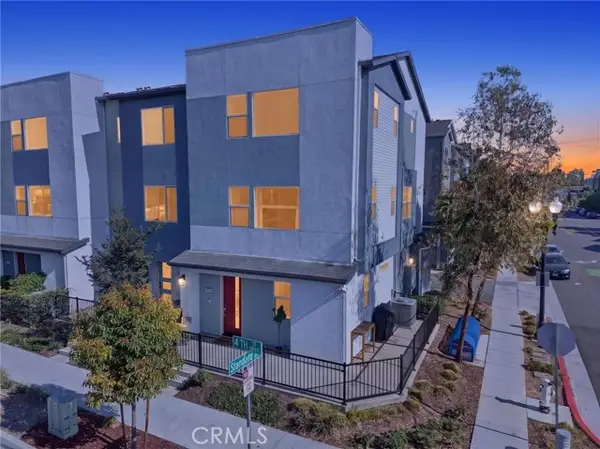 1016 4th, Santa Ana, CA 92701