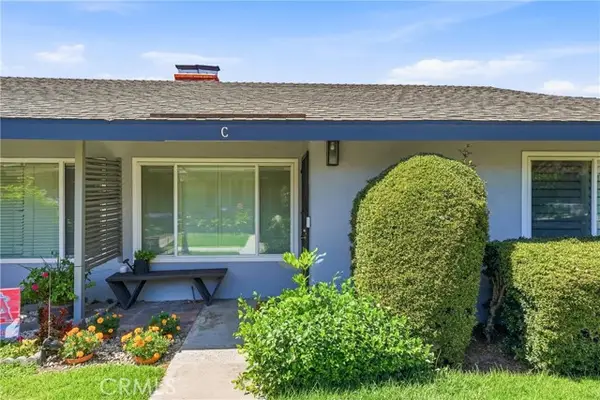 1107 West Memory Lane  #8C, Santa Ana, CA 92706