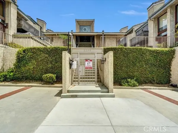 2298 Rose  #302, Signal Hill, CA 90755