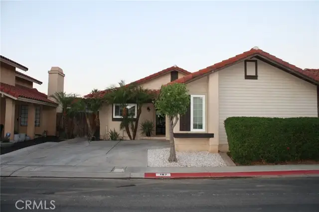 187 Mistletoe Drive, Corona, CA 92879 - #2