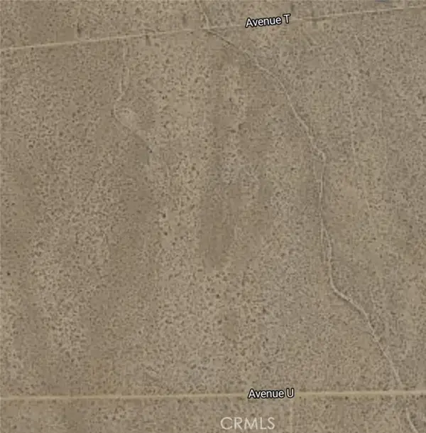 251 Avenue T Ave #T4/251, Palmdale, CA 93591