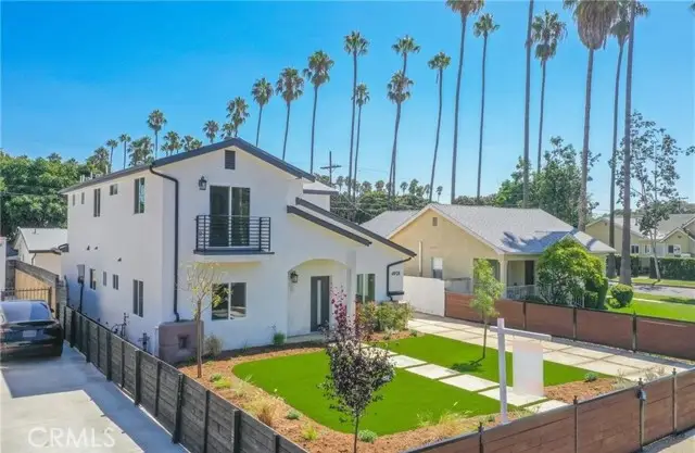4928 8th Avenue, Los Angeles, CA 90043 - #3