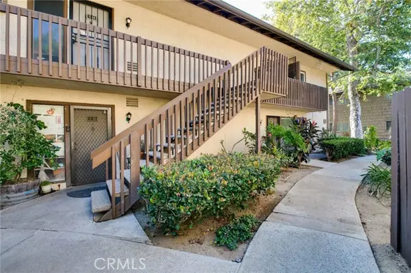 3050 Bristol  #1J, Santa Ana, CA 92704