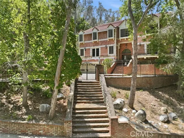 3243 Iredell, Studio City, CA 91604 - #1