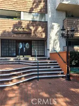 360 Euclid  #122, Pasadena, CA 91101
