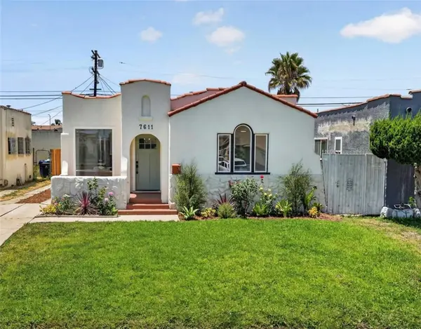 7611 Hobart, Los Angeles, CA 90047