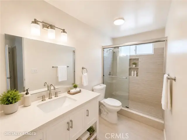 1000 Macarthur, Santa Ana, CA 92707 - #1