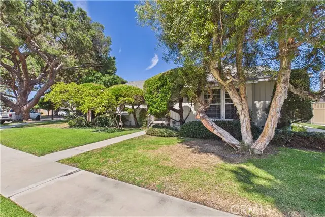 1902 Lees Avenue, Long Beach, CA 90815 - #2