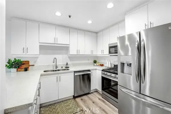 335 Sierra Madre  #203B, Pasadena, CA 91107