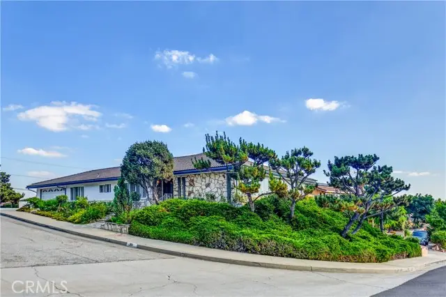 201 Burke Dr, Montebello, CA 90640 - #2