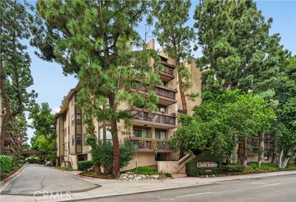 1655 Clark  #324, Long Beach, CA 90815