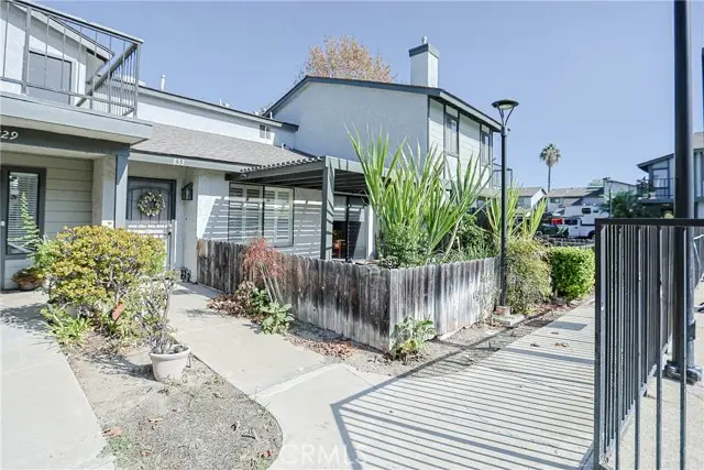 833 Amberwood, Santa Ana, CA 92703 - #3