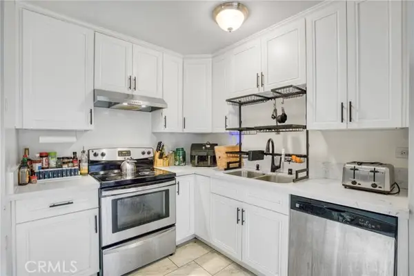 7300 Lennox Avenue  #J5, Van Nuys, CA 91405