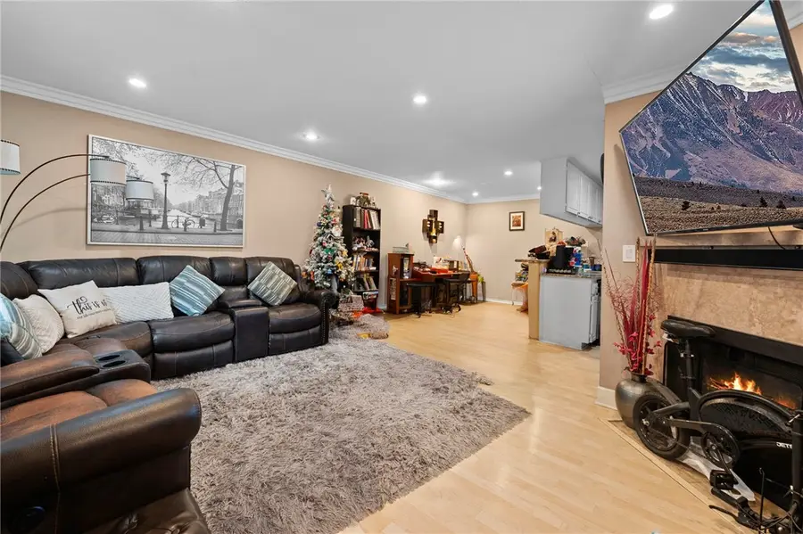 7035 Woodley  #205, Van Nuys, CA 91406 - Image #2