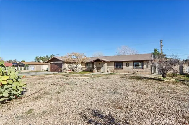 14057 Crow, Apple Valley, CA 92307 - Image #3