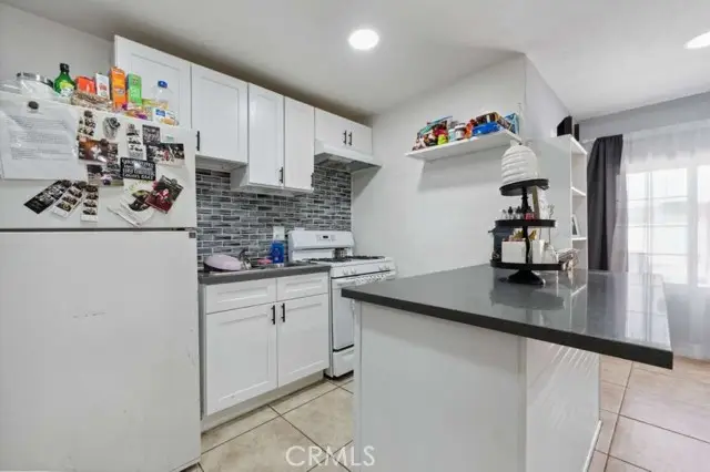 603 Hill, Bakersfield, CA 93306 - #2