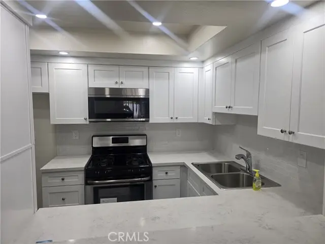 335 Adams  #106, Glendale, CA 91206 - #3
