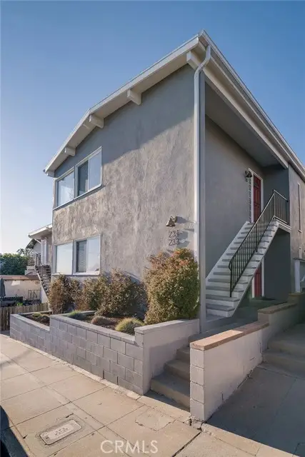 231 Longfellow Avenue, Hermosa Beach, CA 90254