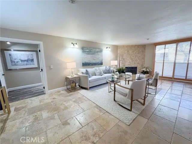 575 Esplanade  #102, Redondo Beach, CA 90277 - Image #3
