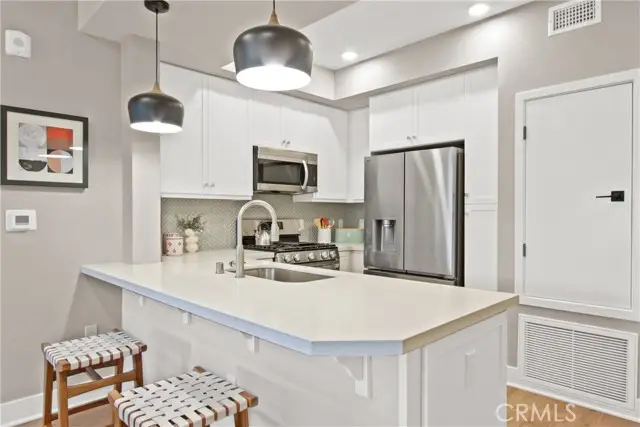 927 Deep Valley Drive  #111, Rolling Hills Estates, CA 90274 - Image #3